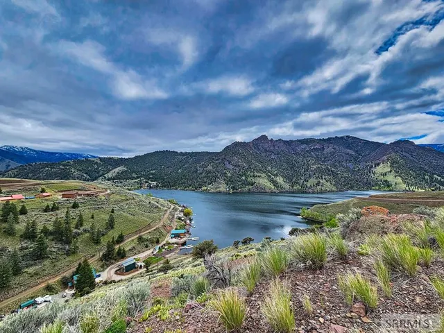 $825,000 | 53 South Shoreline Drive, Salmon, ID 83467