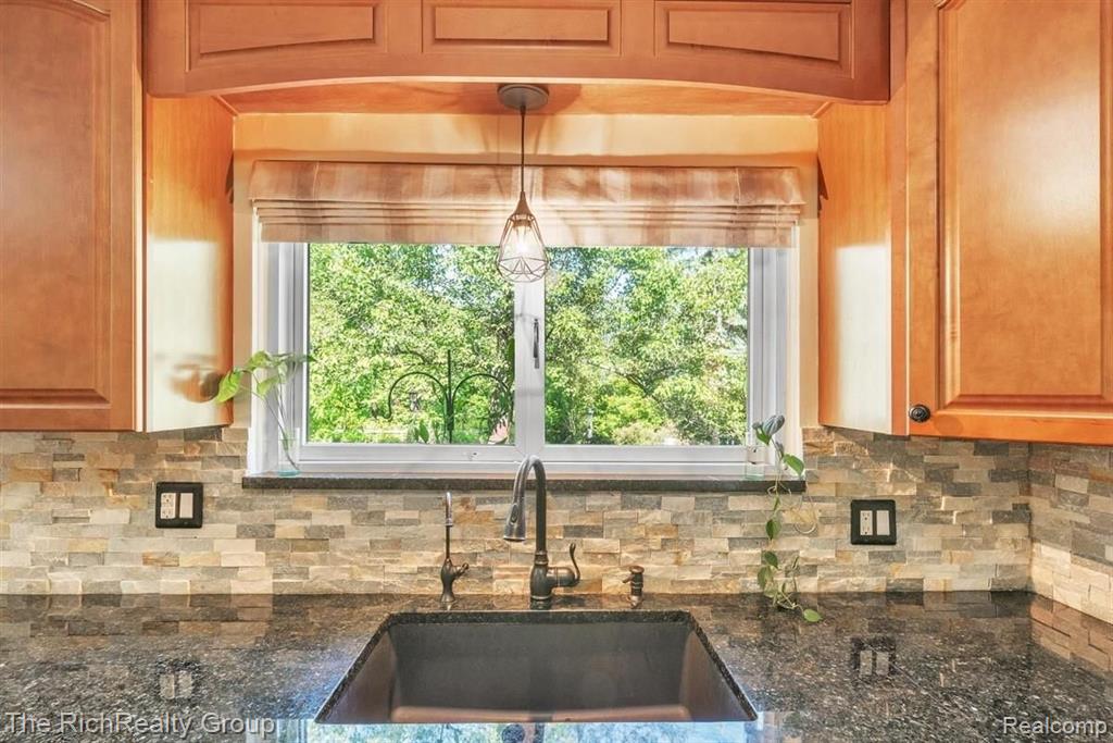 1701 Walnut Ridge Circle Canton, MI 48187 - Photo 13 of 32 Gallery Image 13