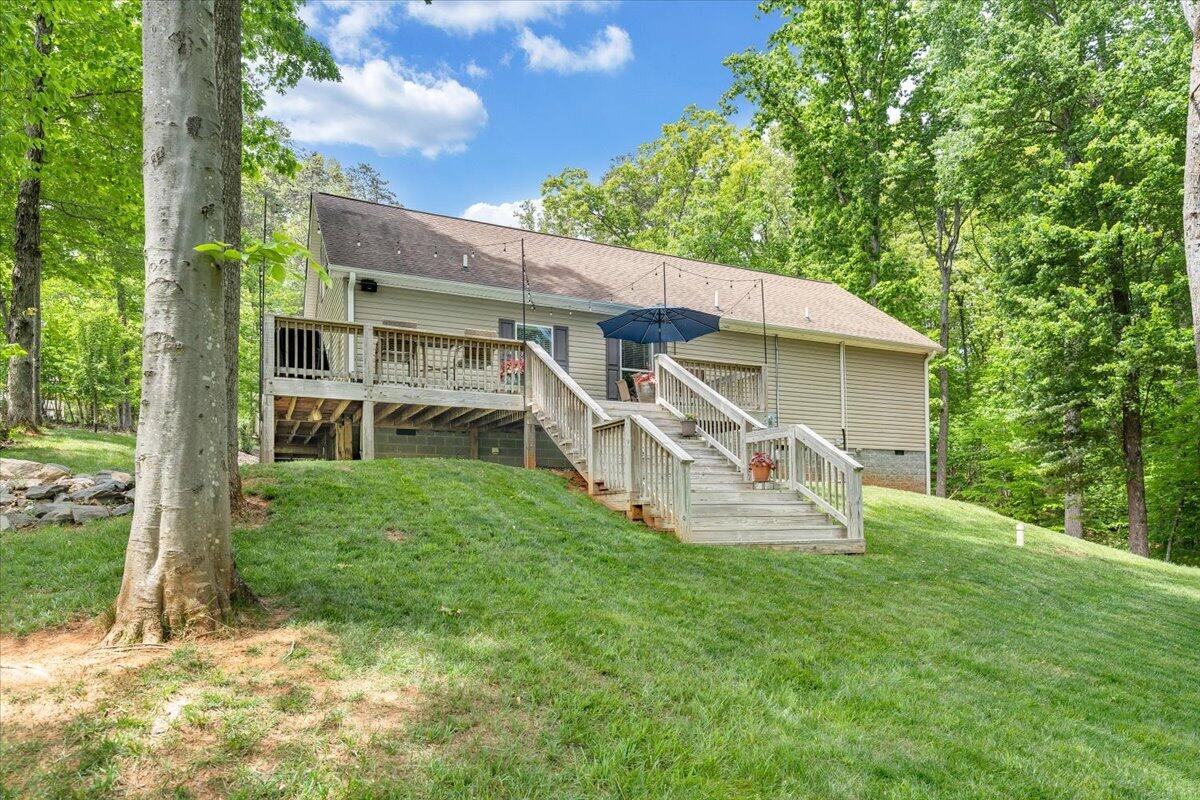 59 Camp Road Moneta, VA 24121 - Photo 38 of 46 Back of house area