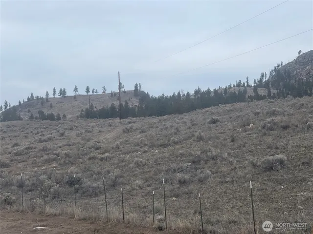 a view of a dry field