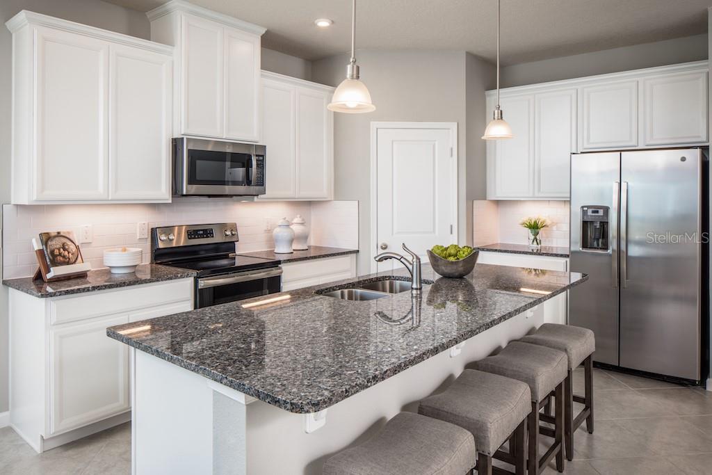2578 White Ladyfish Road Wimauma, FL 33598 - Photo 5 of 19