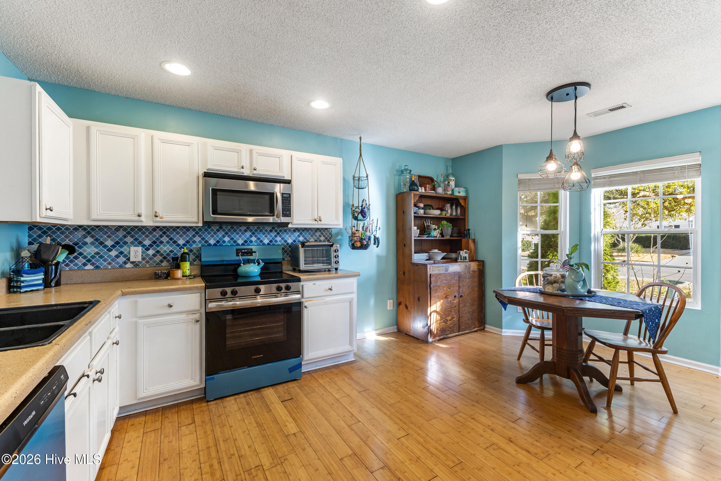 6604 Stoddard Road Wilmington, NC 28412 - Photo 7 of 23 Kitchen