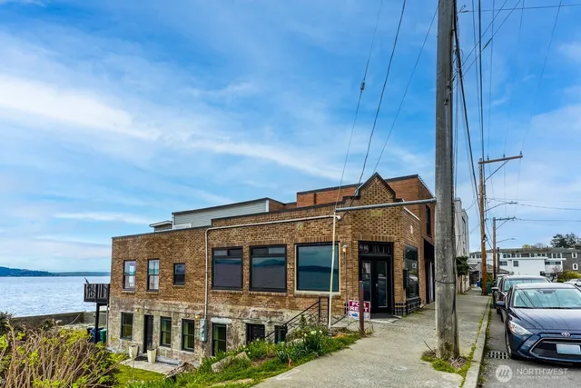 a view of a large building