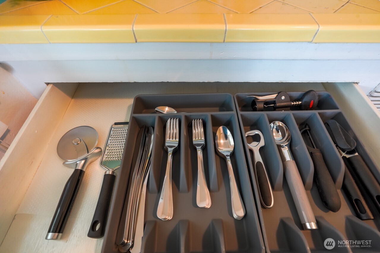 4027 Beach Drive Southwest, Unit 2 Seattle, WA 98116 - Photo 27 of 30 a close view of shoes