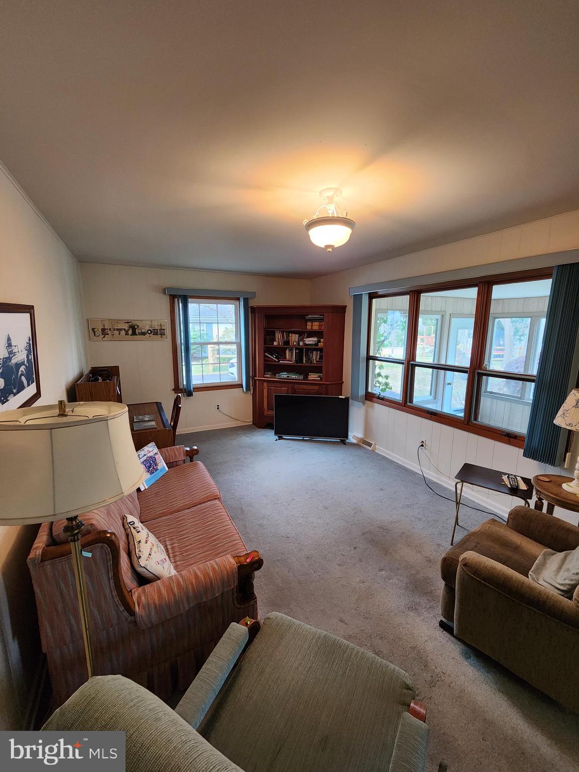 2500 High Road Huntingdon Valley, PA 19006 - Photo 7 of 13 Family Rm w/ Access to Florida Rm