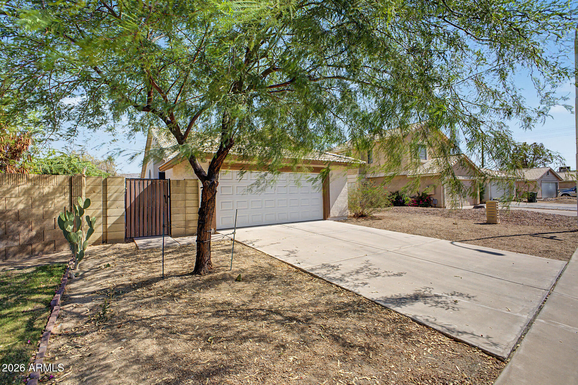 1621 East Darrel Road Phoenix, AZ 85042 - Photo 3 of 30 3 - Darrel