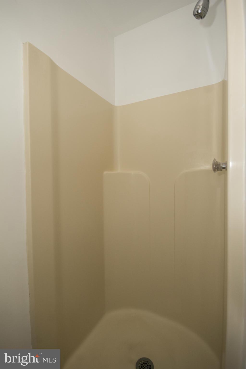 8911 Mayflower Road Baltimore, MD 21237 - Photo 22 of 30 Bath (Master)