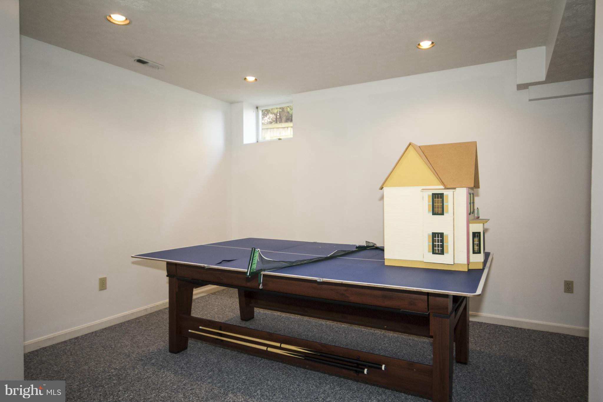 8911 Mayflower Road Baltimore, MD 21237 - Photo 27 of 30 Game Room