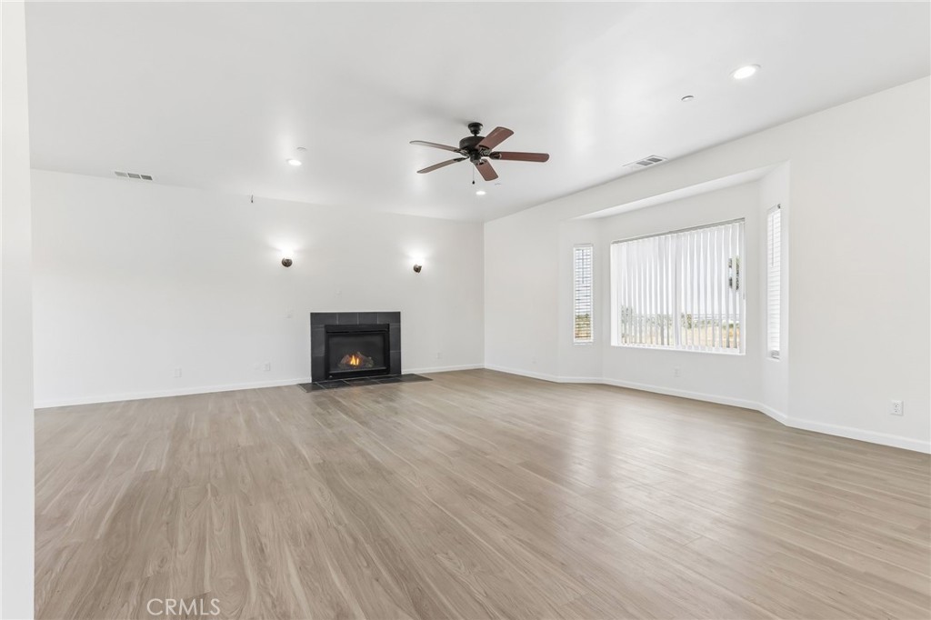 6087 Elsinore Road Phelan, CA 92371 - Photo 4 of 64 Gallery Image 4