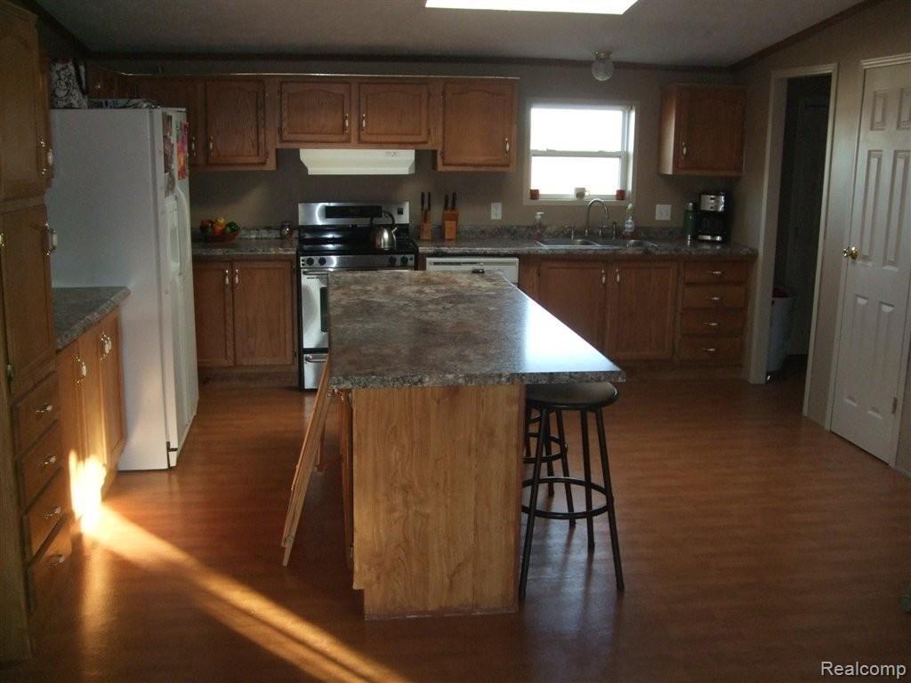 8698 Kilgore Road Avoca, MI 48006 - Photo 6 of 27 DSCF0899.JPG