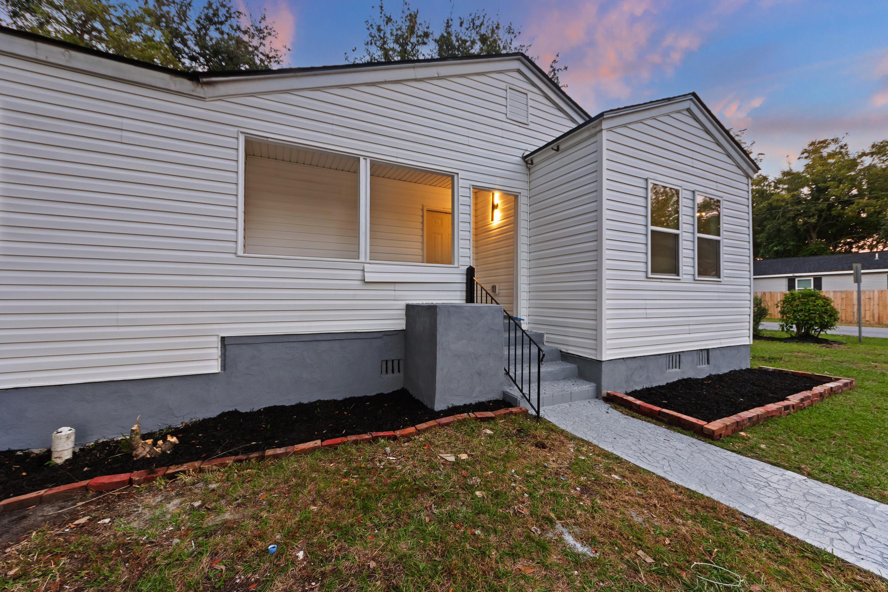 2682 Ranger Drive North Charleston, SC 29405 - Photo 2 of 30 _01A0953