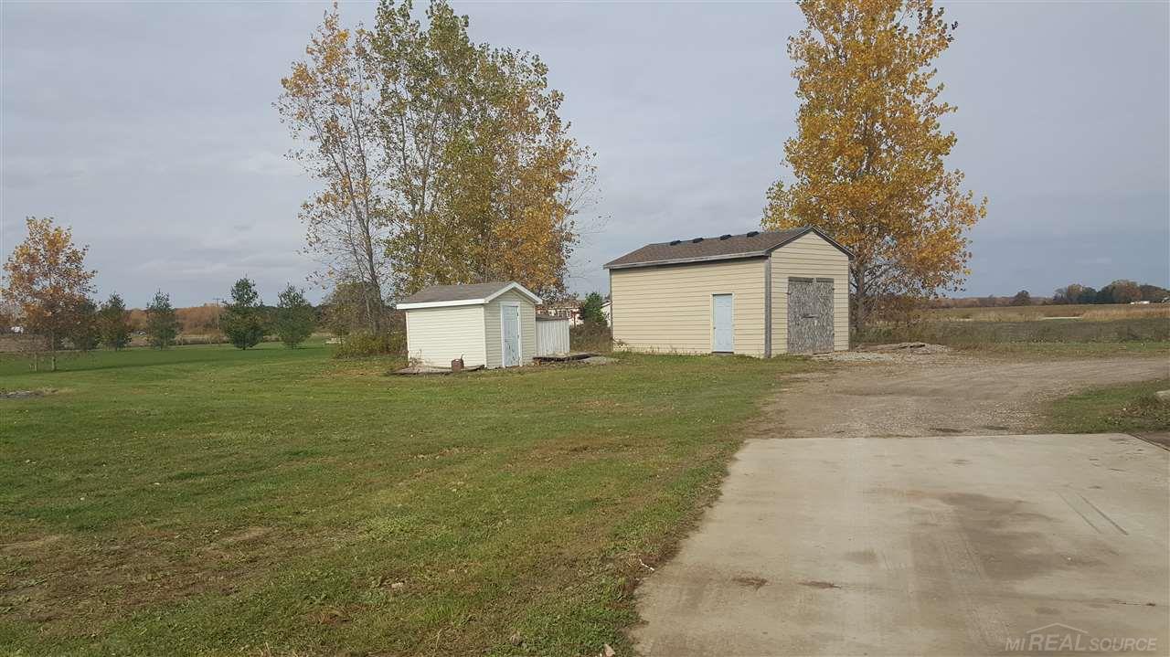 6453 Connell Road Yale, MI 48097 - Photo 34 of 37 31393672-33.JPG