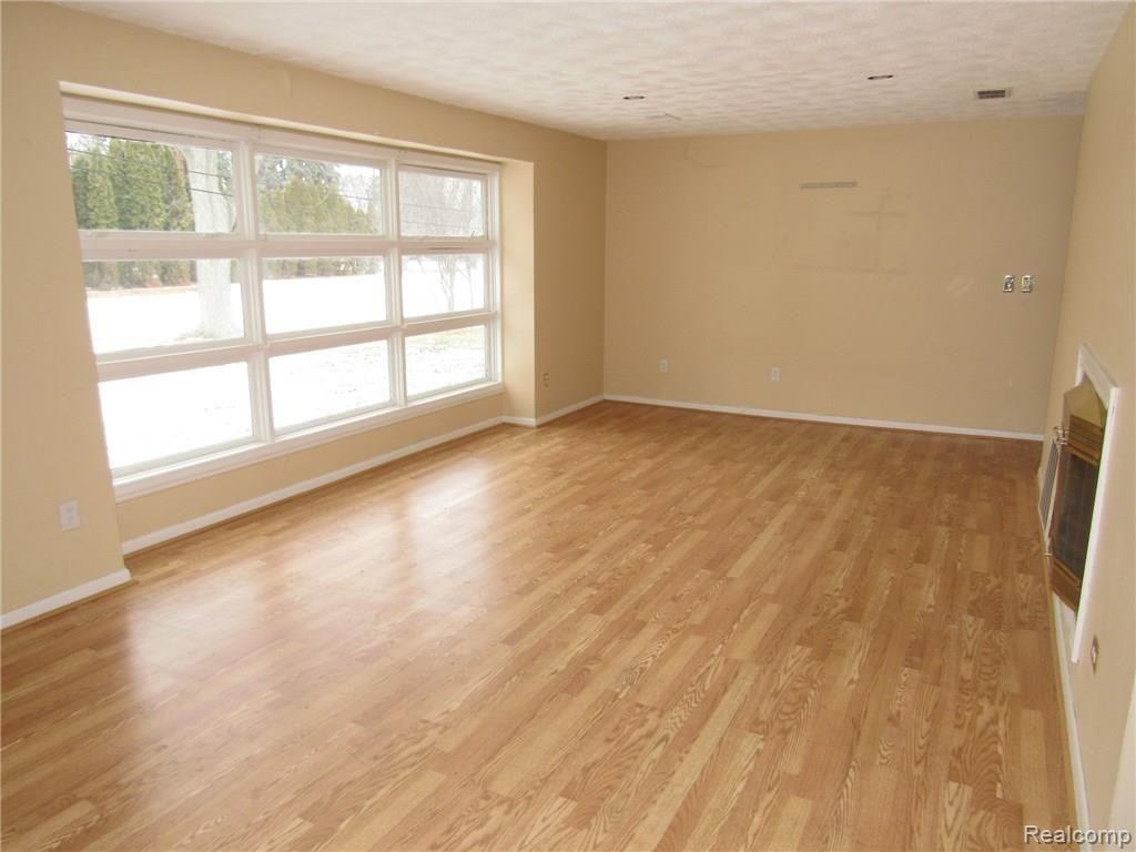 28201 Bell Road Southfield, MI 48034 - Photo 14 of 38 28201 BELL SOUTHFIELD (90).JPG