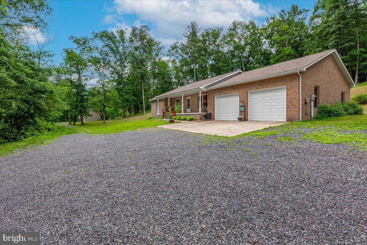 906 Cauthorn Mill Road Middletown, VA 22645 - Photo 4 of 47
