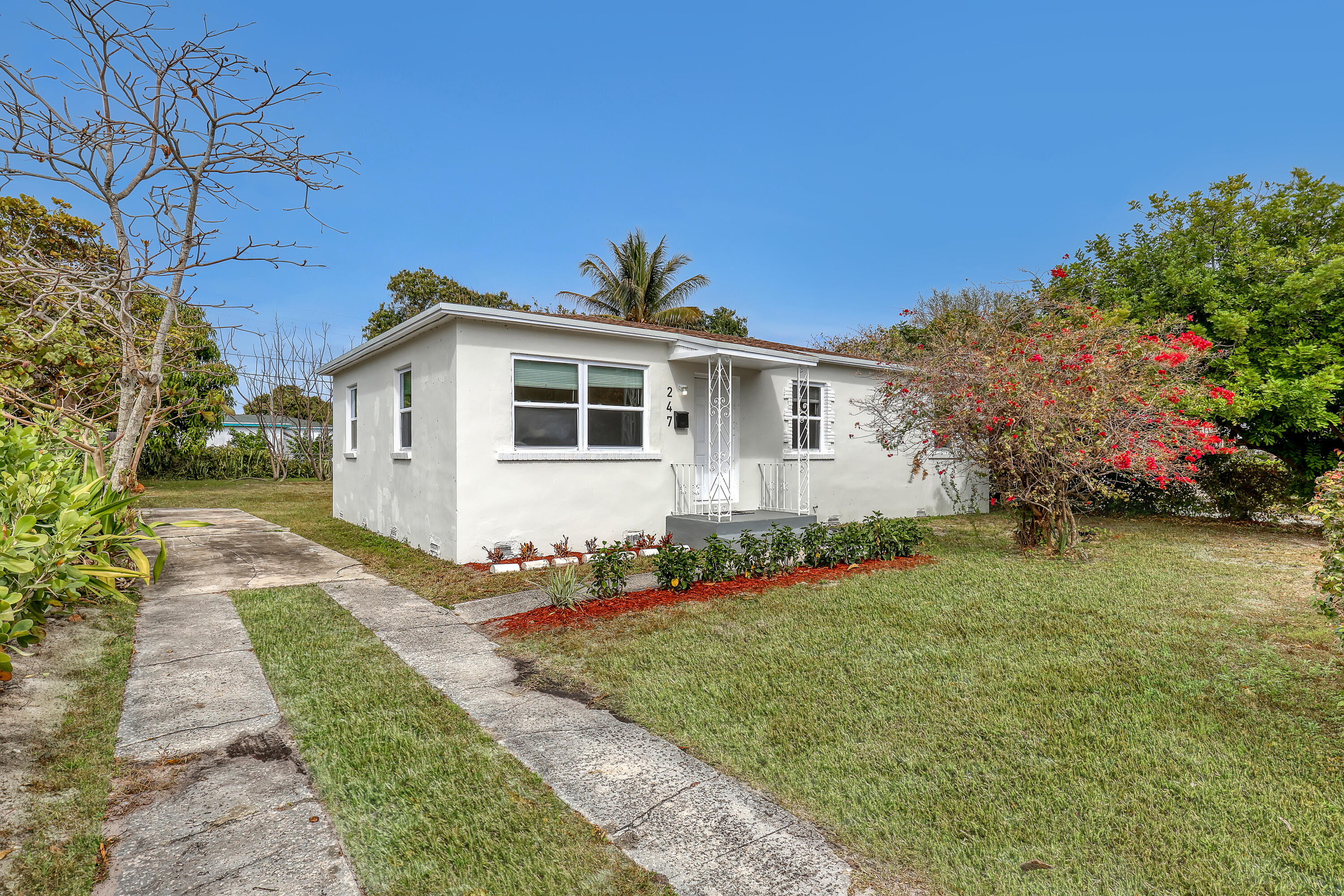 247 Silver Beach Road Lake Park, FL 33403 - Photo 1 of 32 247 Silver Beach (3)