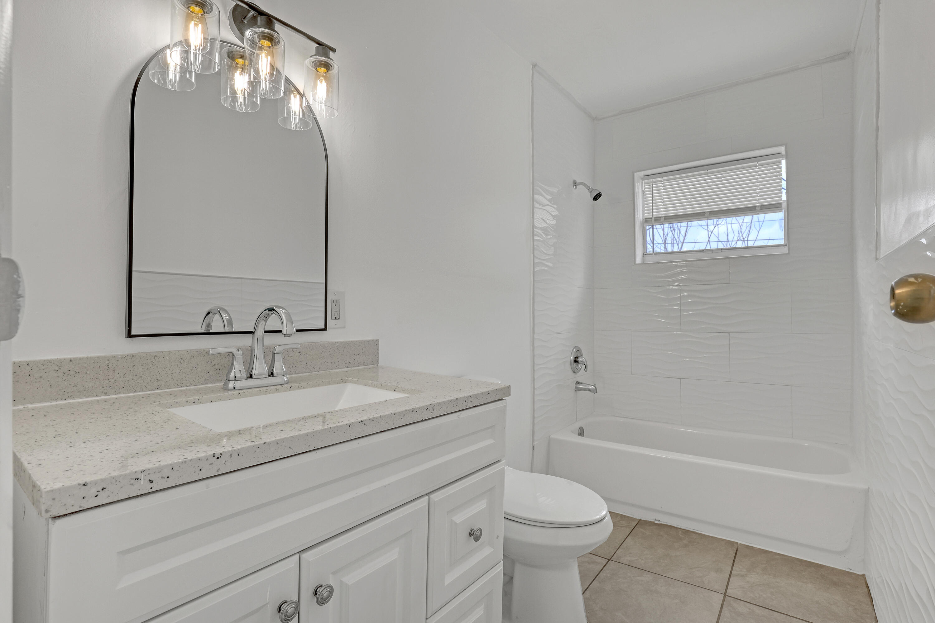 247 Silver Beach Road Lake Park, FL 33403 - Photo 13 of 32 247 Silver Beach (19)