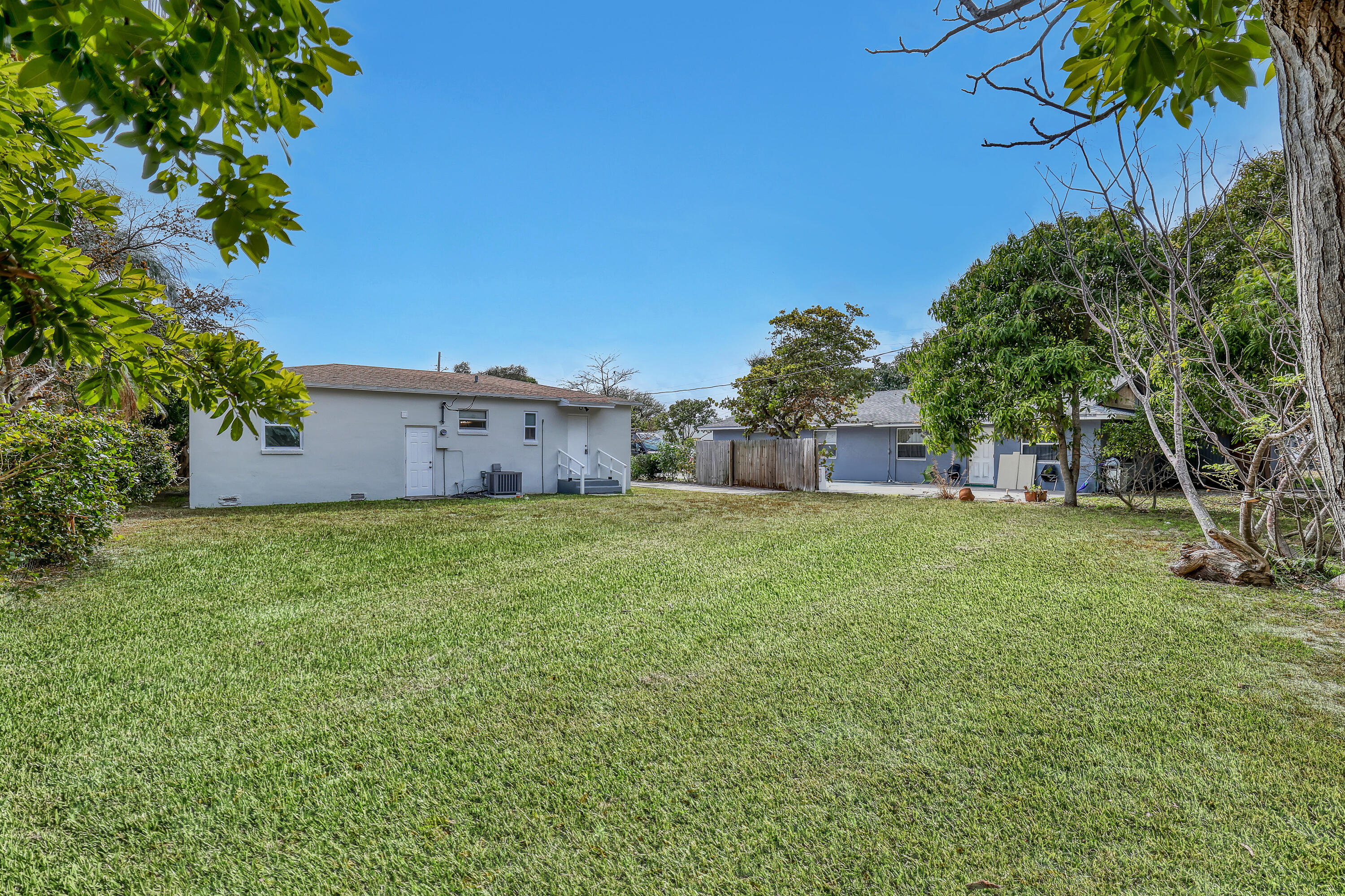 247 Silver Beach Road Lake Park, FL 33403 - Photo 23 of 32 247 Silver Beach (24)