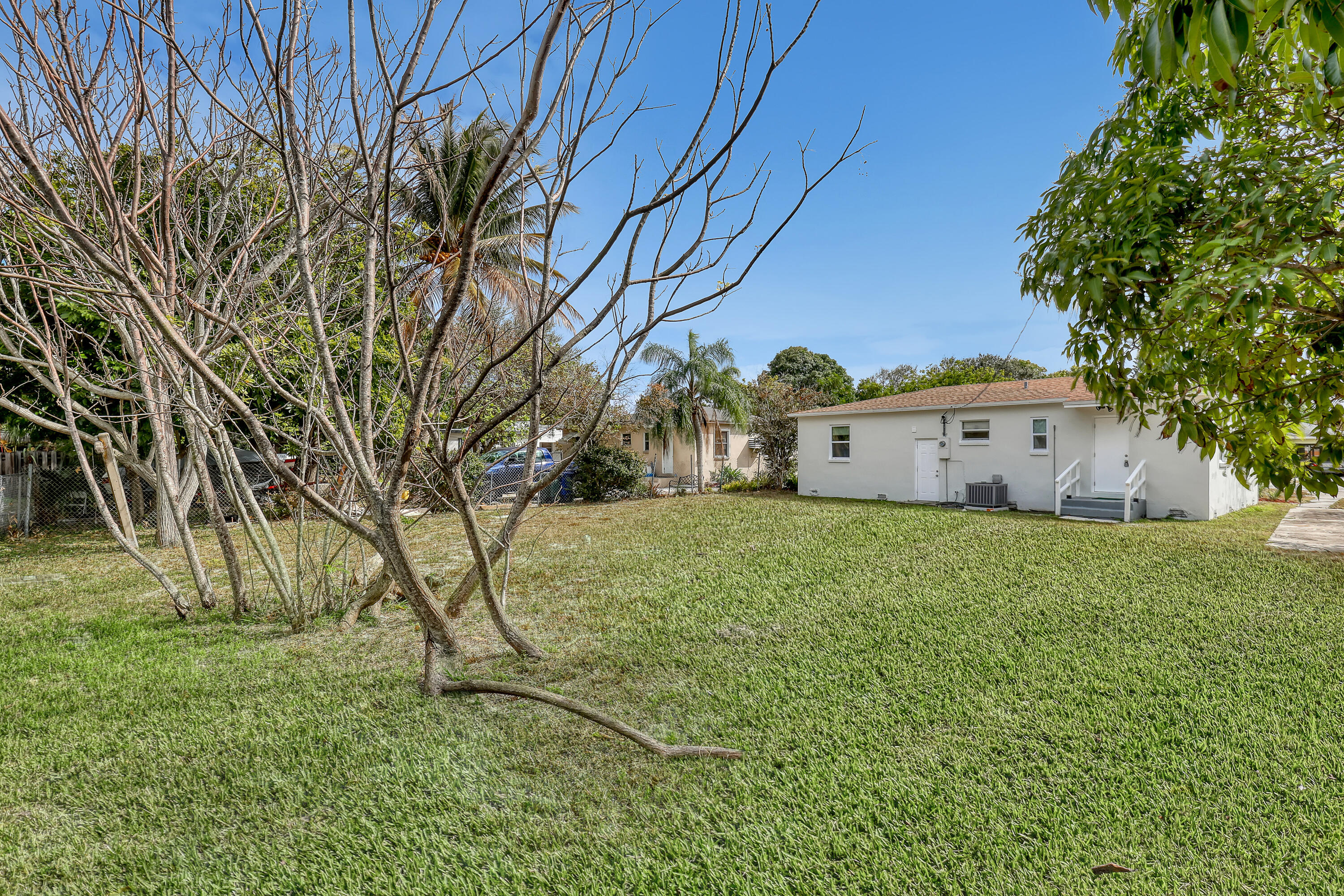 247 Silver Beach Road Lake Park, FL 33403 - Photo 24 of 32 247 Silver Beach (27)