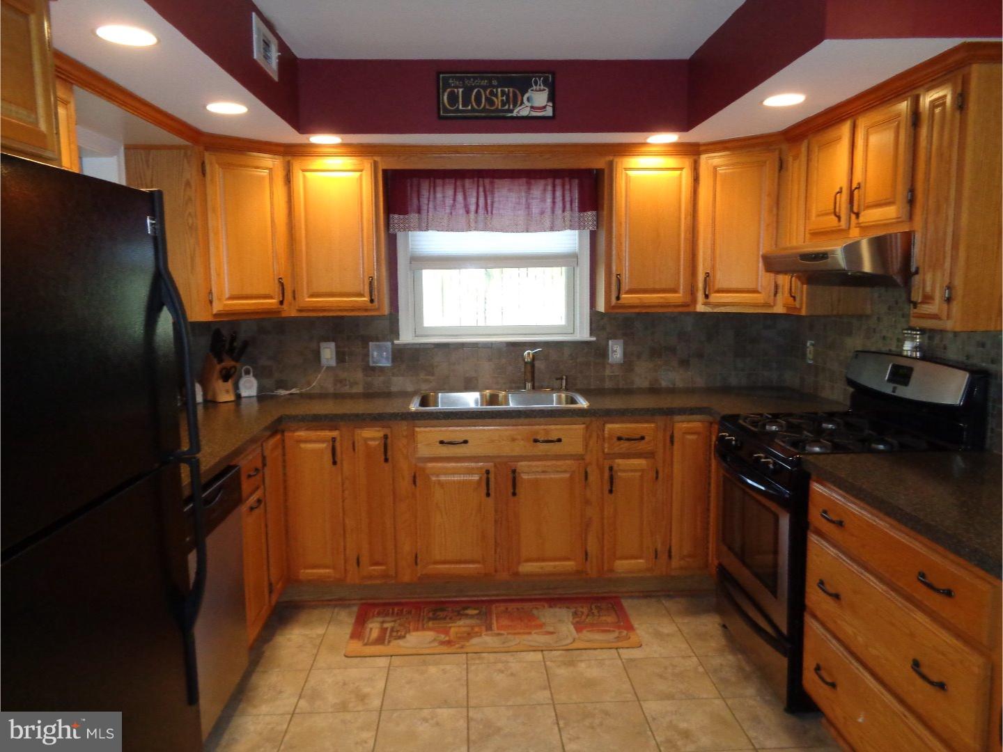 11 Dawn Road Levittown, PA 19056 - Photo 7 of 15 Kitchen