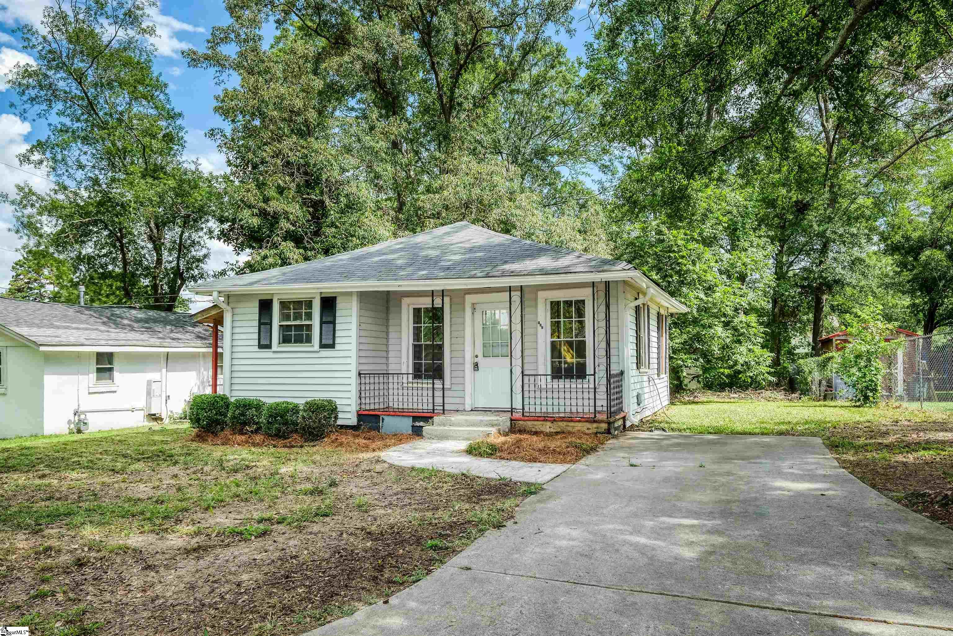 112 Cook Street Simpsonville, SC 29681 - Photo 1 of 16 Gallery Image 1