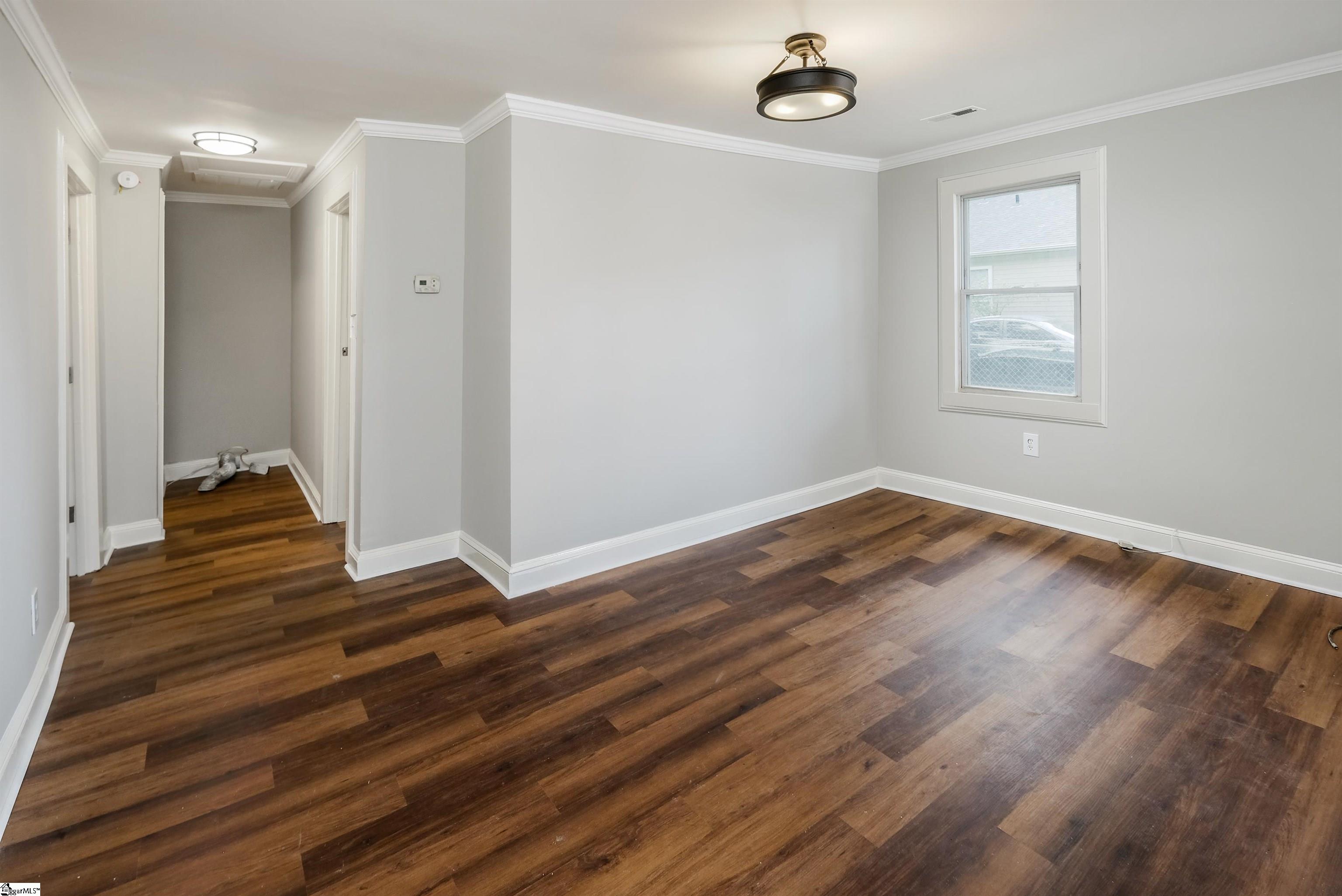 112 Cook Street Simpsonville, SC 29681 - Photo 4 of 16 Gallery Image 4