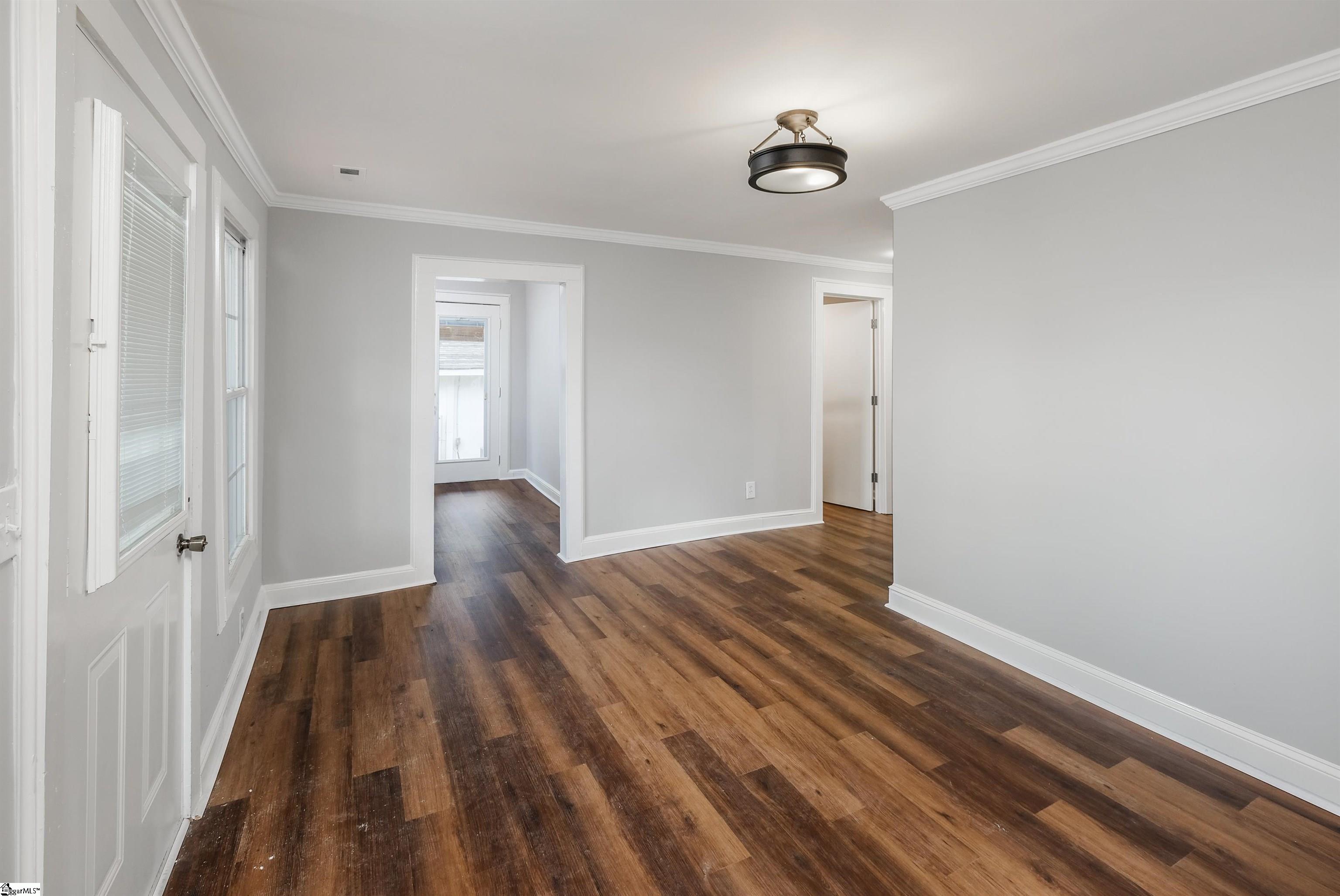 112 Cook Street Simpsonville, SC 29681 - Photo 6 of 16 Gallery Image 6
