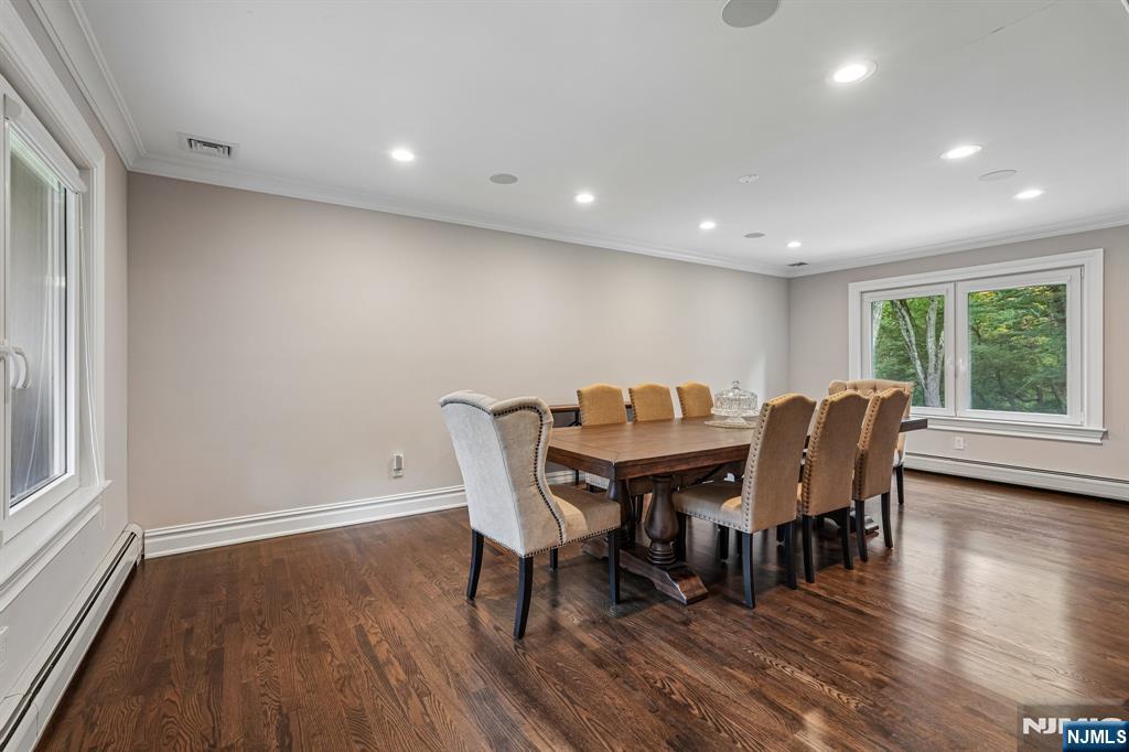 689 Colonial Road Franklin Lakes, NJ 07417 - Photo 10 of 42 Gallery Image 10