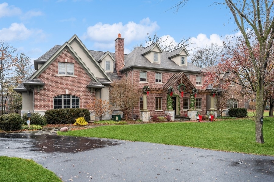 820 Chatham Road Glenview, IL 60025 - Photo 1 of 14 Gallery Image 1