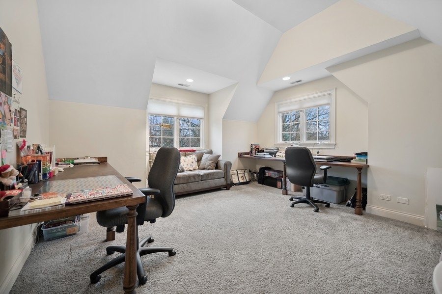 820 Chatham Road Glenview, IL 60025 - Photo 8 of 14 Gallery Image 8