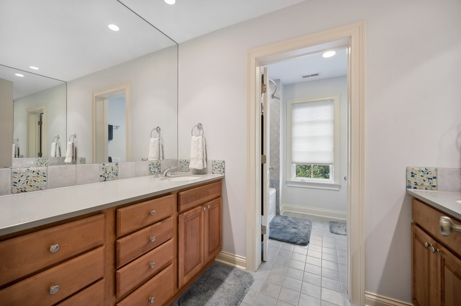 820 Chatham Road Glenview, IL 60025 - Photo 9 of 14 Gallery Image 9