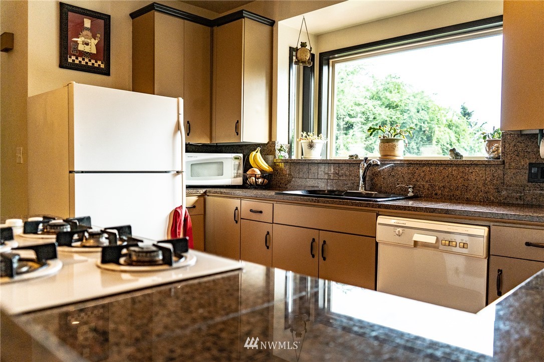 10819 Vernon Road Lake Stevens, WA 98258 - Photo 7 of 23 Gallery Image 7