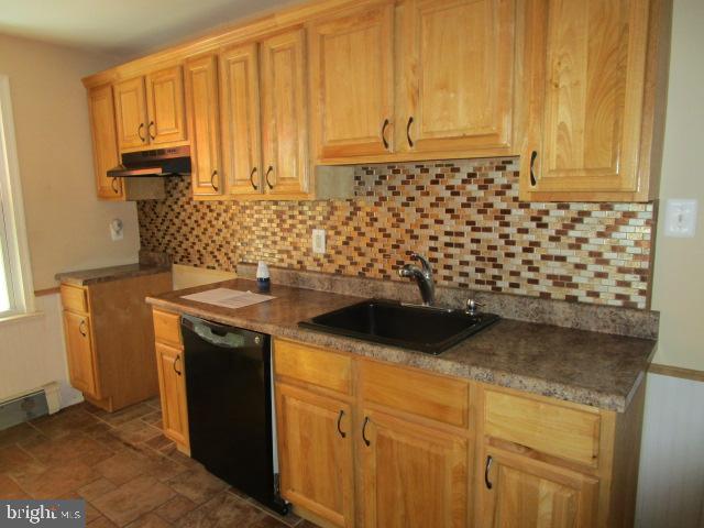 820 Greenhill Road Sharon Hill, PA 19079 - Photo 4 of 11 Gallery Image 4