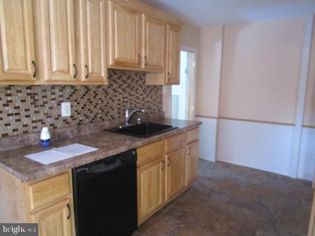 820 Greenhill Road Sharon Hill, PA 19079 - Photo 5 of 11 Gallery Image 5