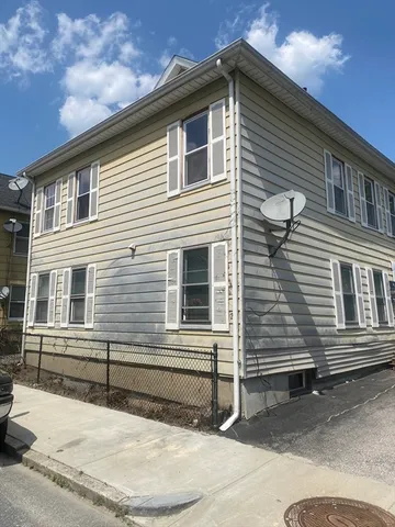 $530,000 | 27 Lyon Street, Worcester, MA 01604