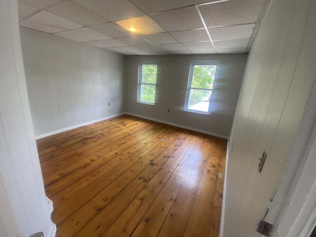 27 Lyon Street Worcester, MA 01604 - Photo 14 of 18