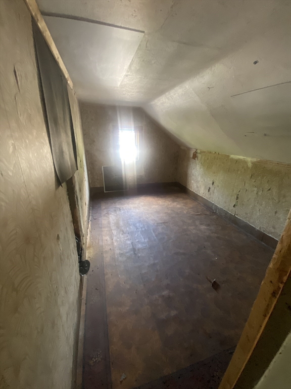 27 Lyon Street Worcester, MA 01604 - Photo 17 of 18