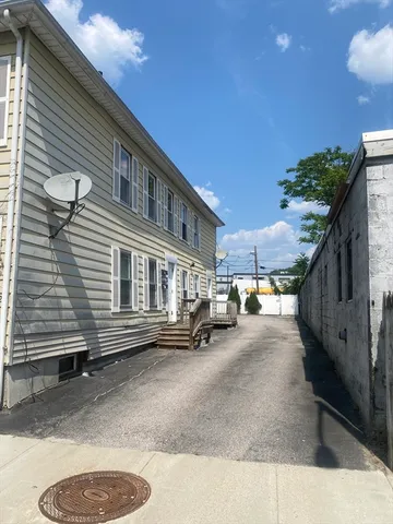 $530,000 | 27 Lyon Street, Worcester, MA 01604