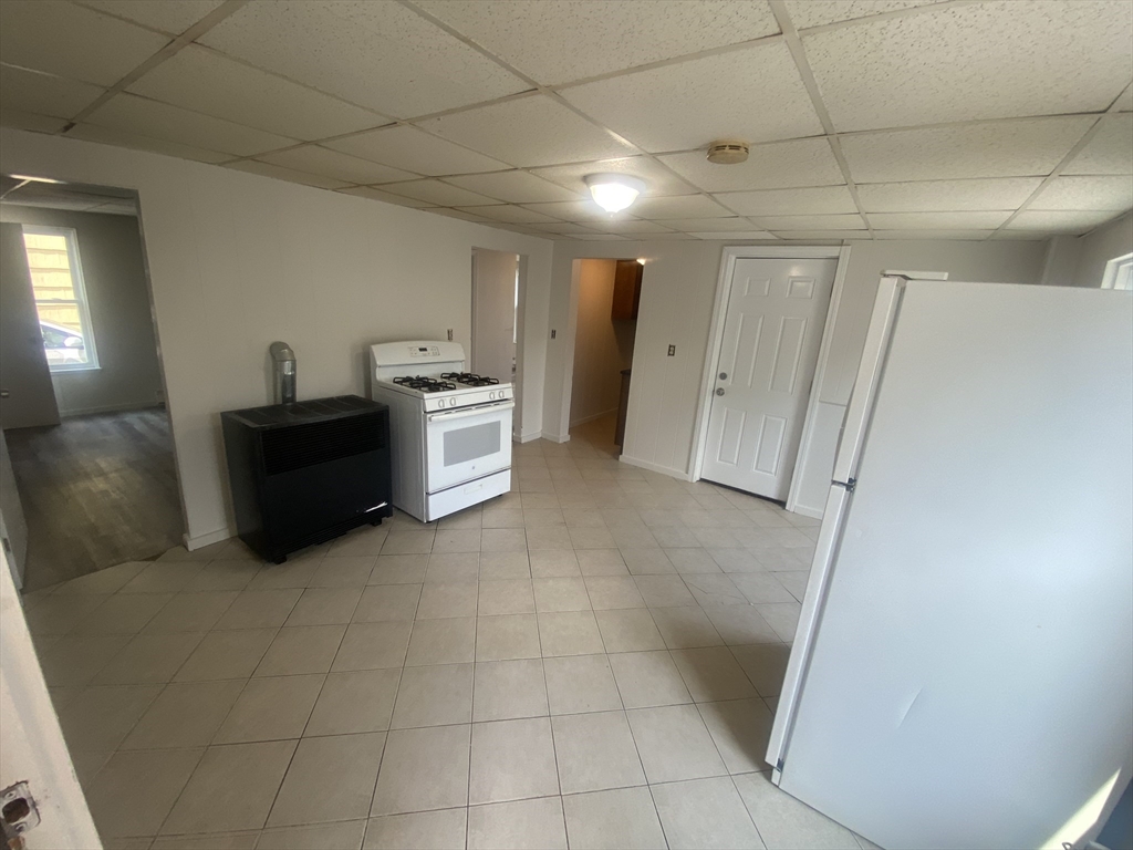 27 Lyon Street Worcester, MA 01604 - Photo 5 of 18