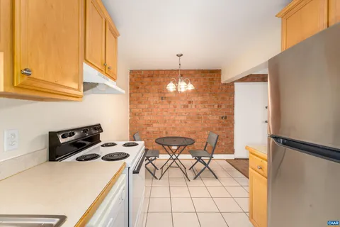 $245,000 | 1800 Jefferson Park Avenue, Unit 5, Charlottesville, VA 22903