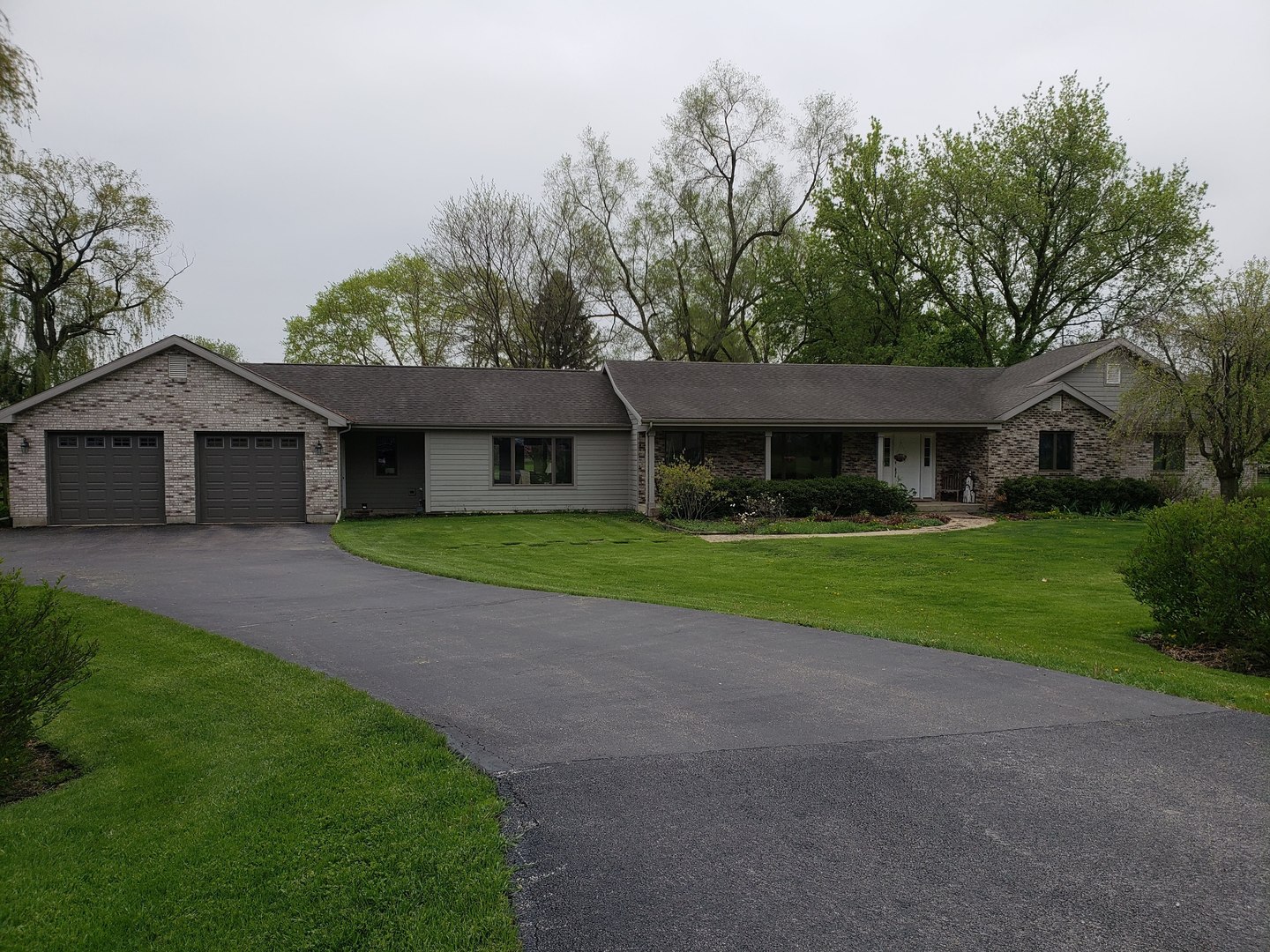 41W527 Russell Road Elgin, IL 60124 - Photo 1 of 35