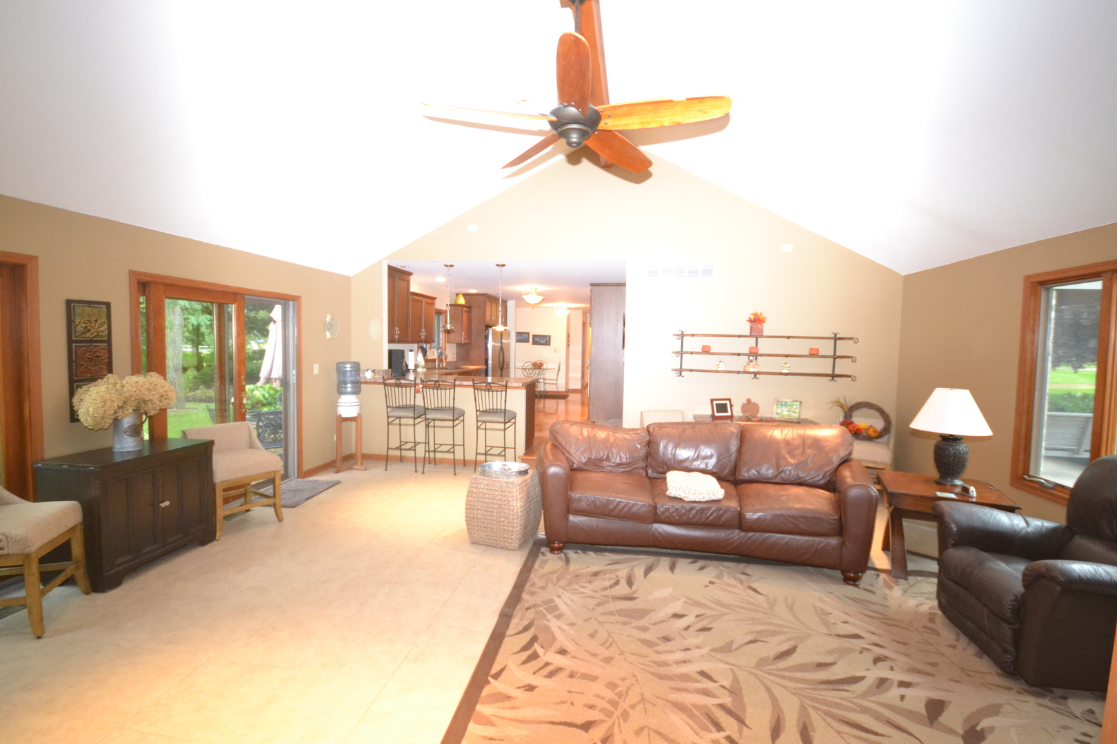 41W527 Russell Road Elgin, IL 60124 - Photo 5 of 35