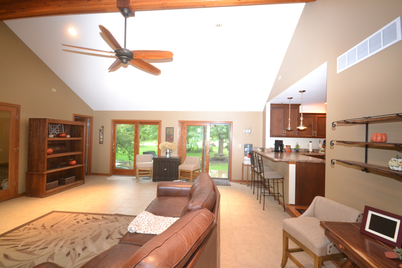 41W527 Russell Road Elgin, IL 60124 - Photo 7 of 35