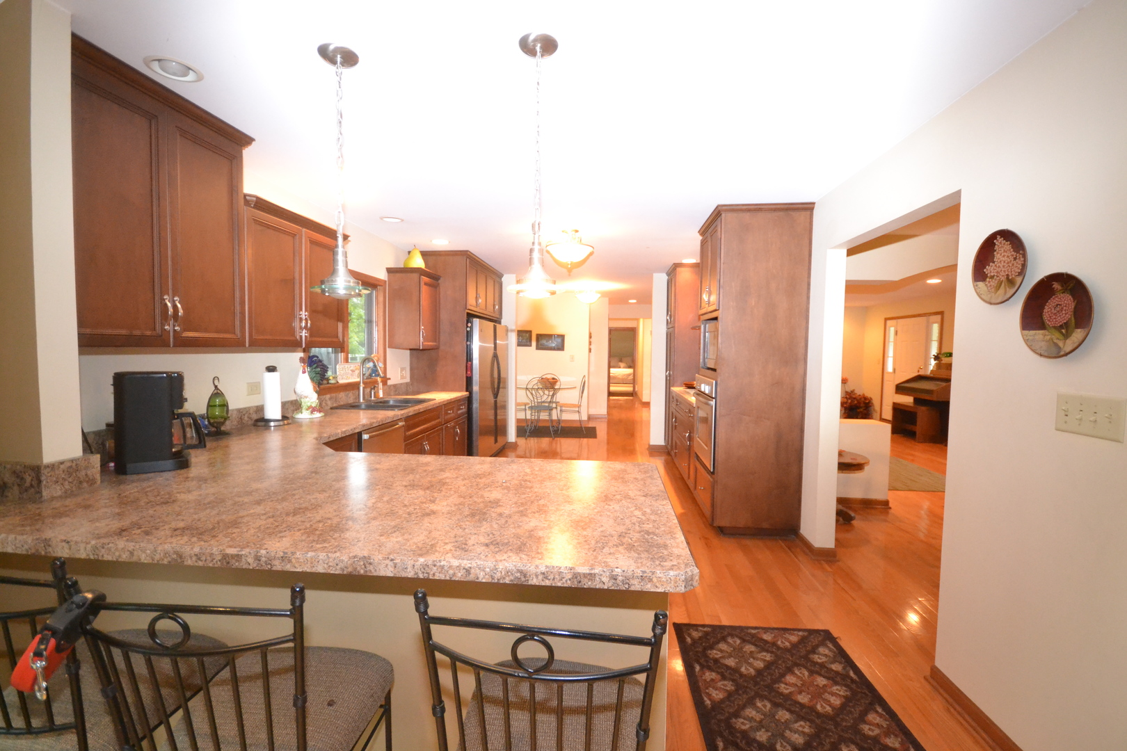 41W527 Russell Road Elgin, IL 60124 - Photo 9 of 35