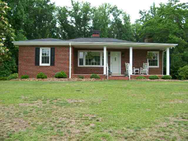 824 Robert P Jeanes Road Easley, SC 29640 - Photo 1 of 16