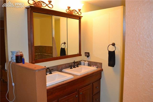 602 Red Cliff Road Colorado Springs, CO 80906 - Photo 23 of 29 Gallery Image 23