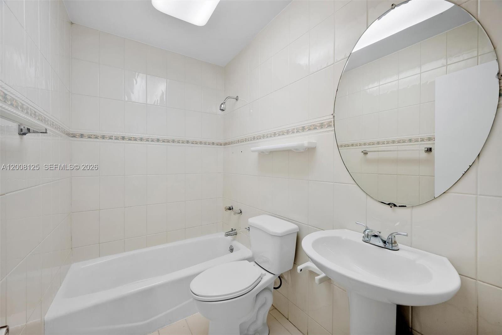 10320 Southwest 38th Terrace Miami, FL 33165 - Photo 12 of 20