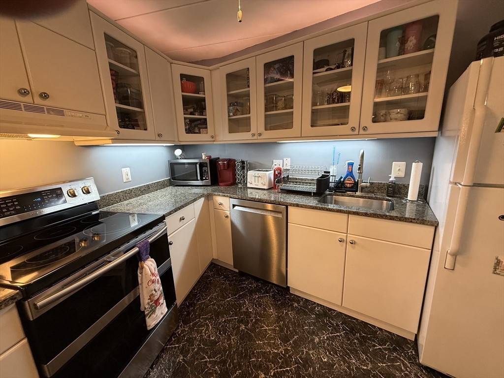 152 Turner Road, Unit 13 Holliston, MA 01746 - Photo 11 of 31