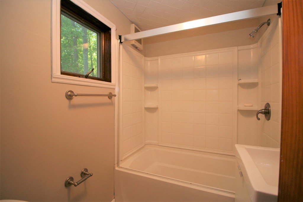 14 Golden Hills Road Saugus, MA 01906 - Photo 5 of 13 Gallery Image 5