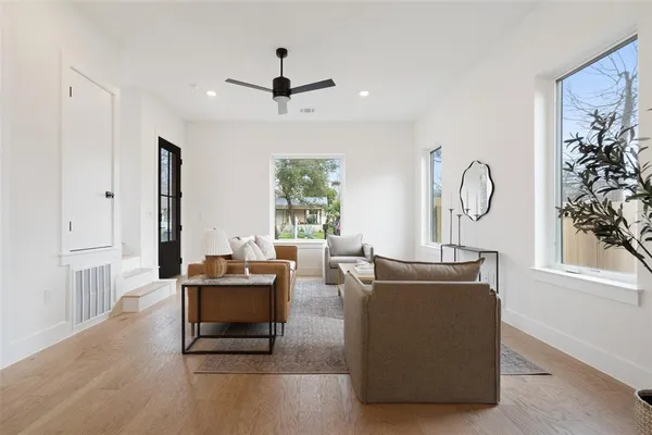 $5,200 | 1009 East 44th Street, Austin, TX 78751