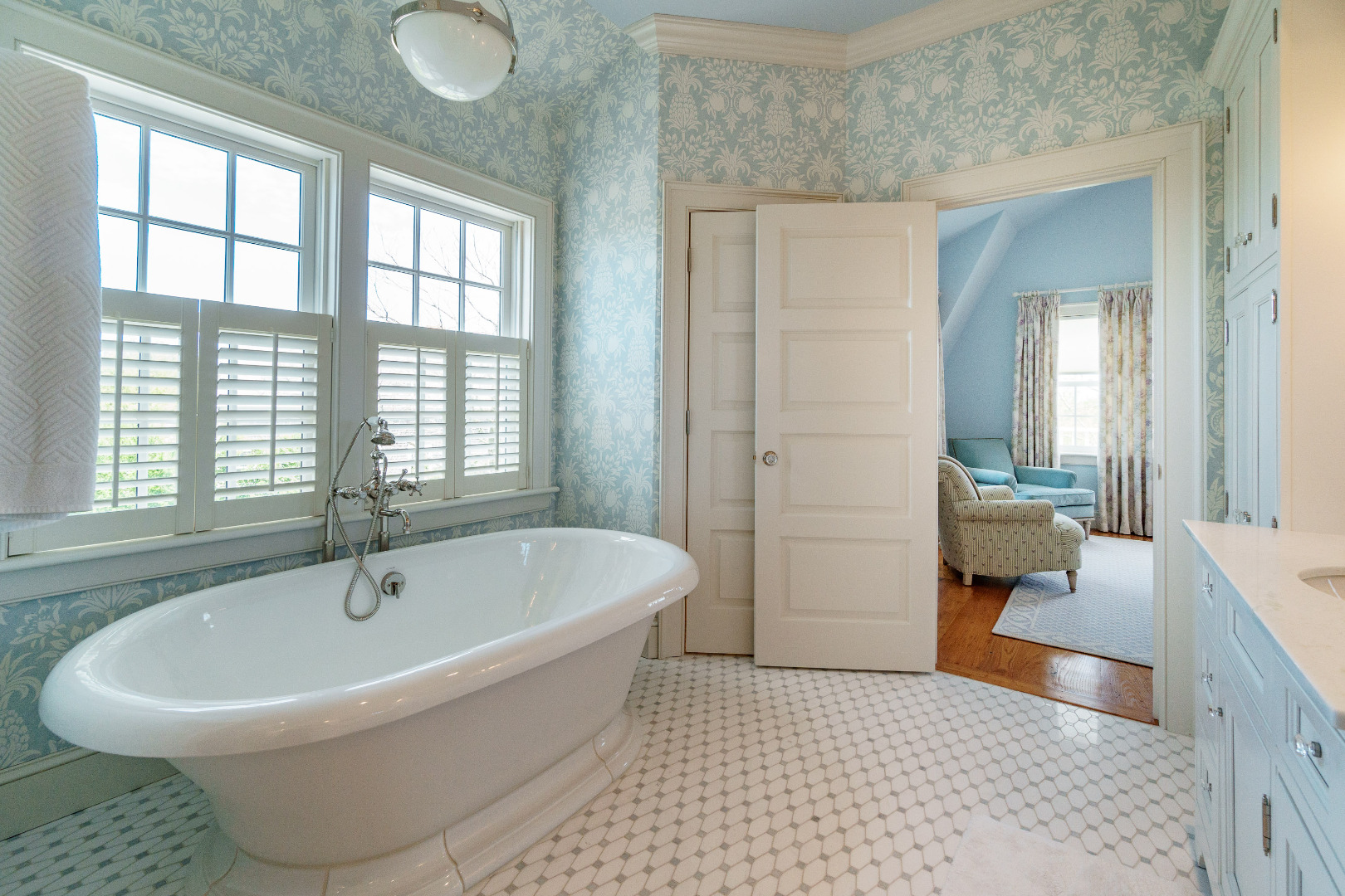 113 Cliff Road Nantucket, MA 02554 - Photo 10 of 26 Gallery Image 10